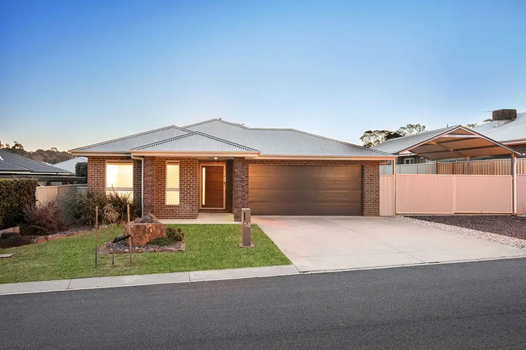 Main view of Homely house listing, 5 Saffron Circuit, Baranduda VIC 3691