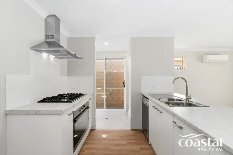 74 Sharperton Meander, Dudley Park WA 6210