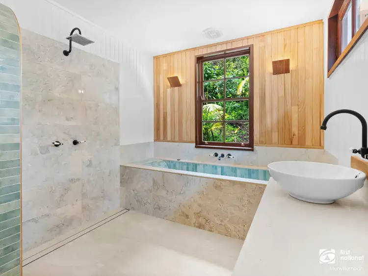 4 Blacksmiths Lane, Uki NSW 2484