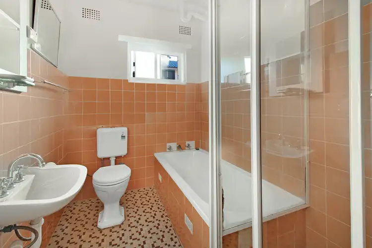 Fifth view of Homely apartment listing, 4/30 Rowland Avenue, Wollongong NSW 2500