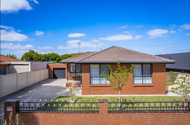 34 Bicentennial Crescent, Meadow Heights VIC 3048