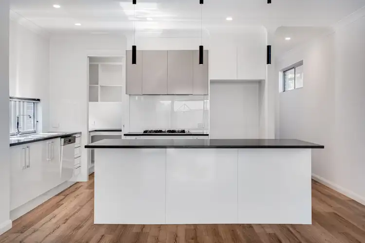 15B Gladstone Avenue