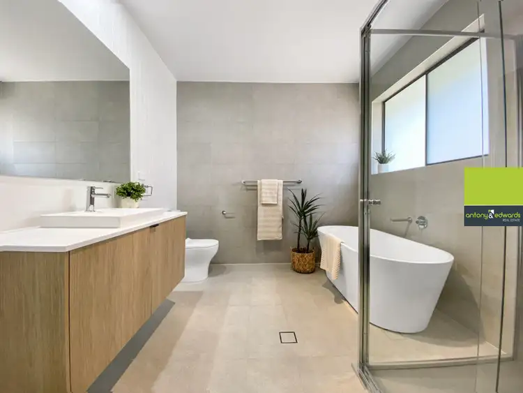 2/23 Bonneville Boulevard, Goulburn NSW 2580