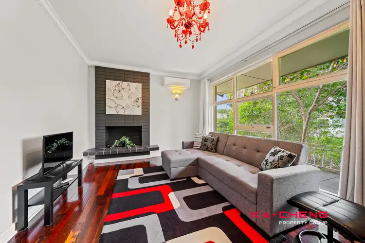 9 Lincoln Road, Morley WA 6062