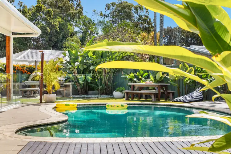 10 Ling Place, Palm Beach QLD 4221