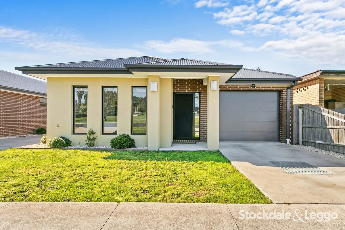 Main view of Homely townhouse listing, 4/8 Hickox Street, Traralgon VIC 3844