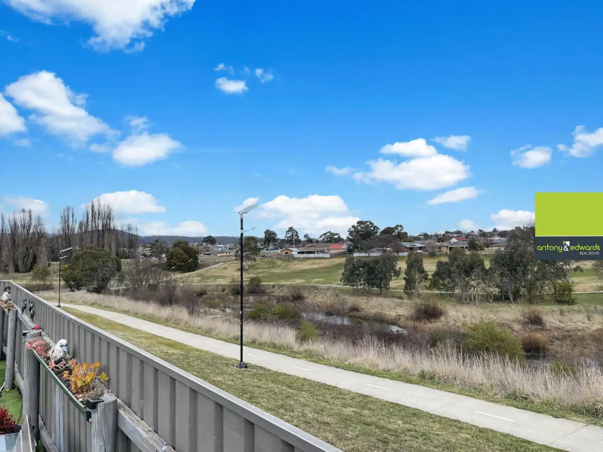 Main view of Homely house listing, 8 Parkside Place, Goulburn NSW 2580