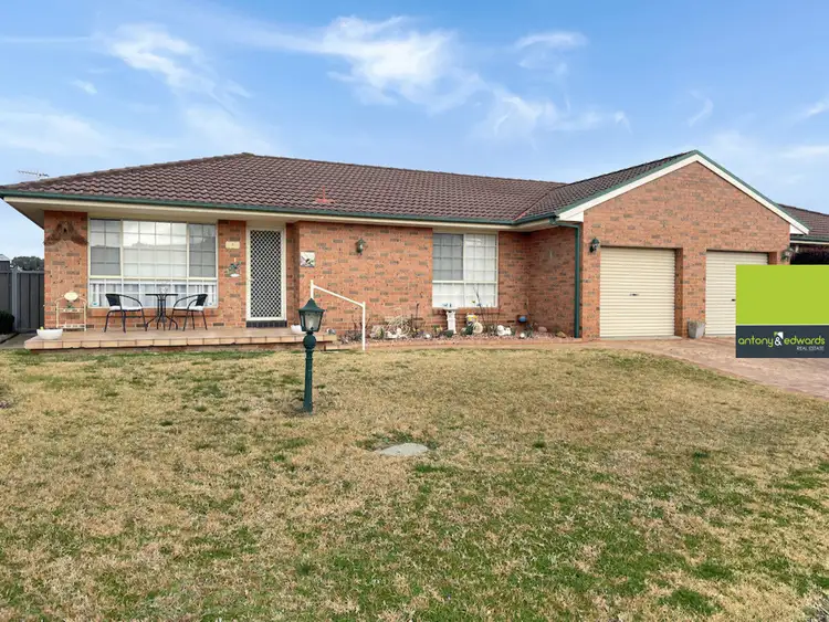 Second view of Homely house listing, 8 Parkside Place, Goulburn NSW 2580