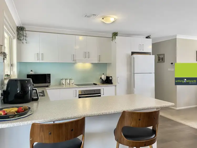 Fifth view of Homely house listing, 8 Parkside Place, Goulburn NSW 2580