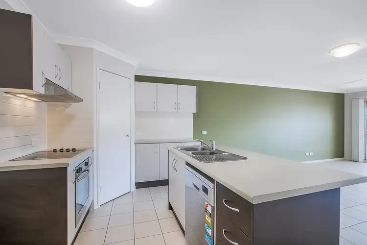 2/33 Michael David Drive, Warner QLD 4500