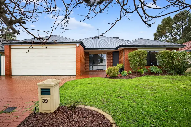 39 Minerva Loop, Success WA 6164