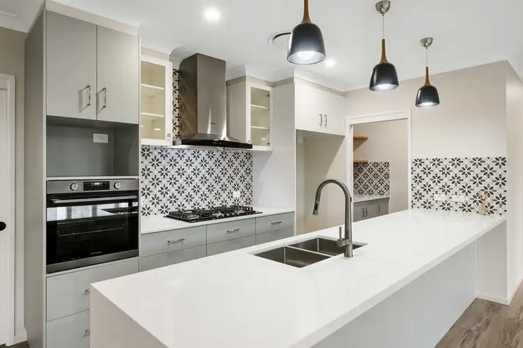 Second view of Homely house listing, 21 Catherine Circuit, Middle Ridge QLD 4350