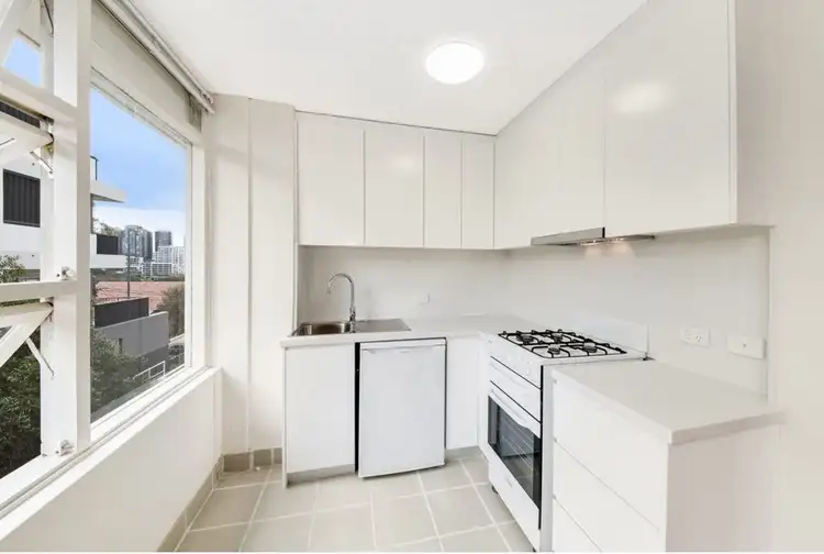 Third view of Homely studio listing, 37/2 East Crescent Street, Mcmahons Point NSW 2060