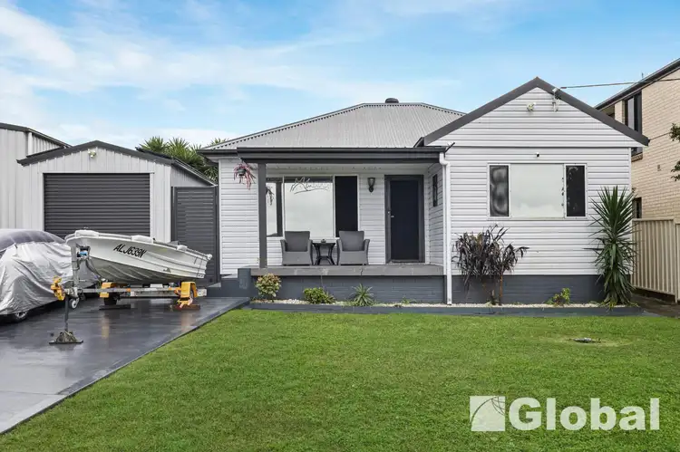 31 Master Street, Belmont North NSW 2280