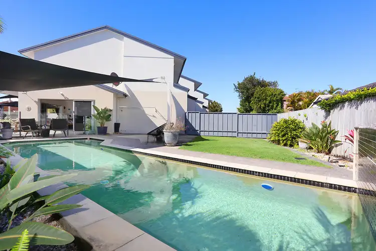 4/35 Runaway Bay Avenue, Runaway Bay QLD 4216