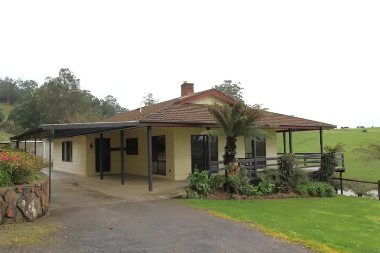 10 Dickies Hill Road, Mirboo North VIC 3871