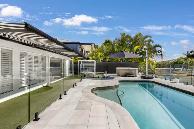 9 Summerland Key, Broadbeach Waters QLD 4218