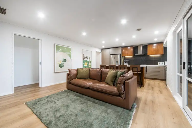 Sixth view of Homely house listing, 2 Airlie Court, Langwarrin VIC 3910