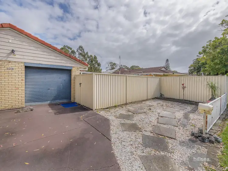 2/126 Kumbari Avenue, Labrador QLD 4215