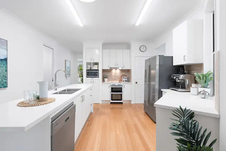 11 Ruth Street, Birkdale QLD 4159
