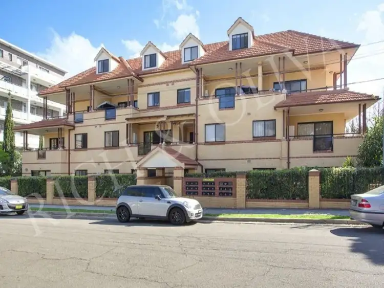 8/31 Gordon Street, Burwood NSW 2134
