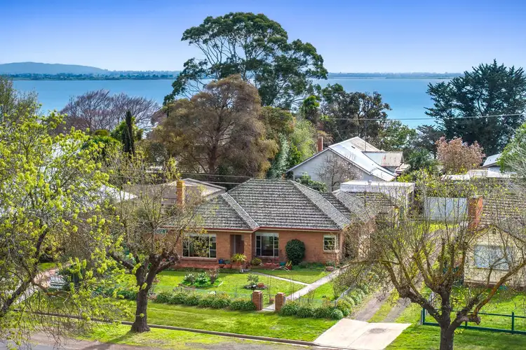 27 Moore Street, Colac VIC 3250