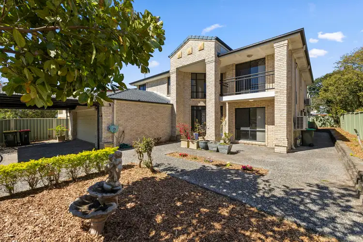 321 Cliveden Avenue, Oxley QLD 4075