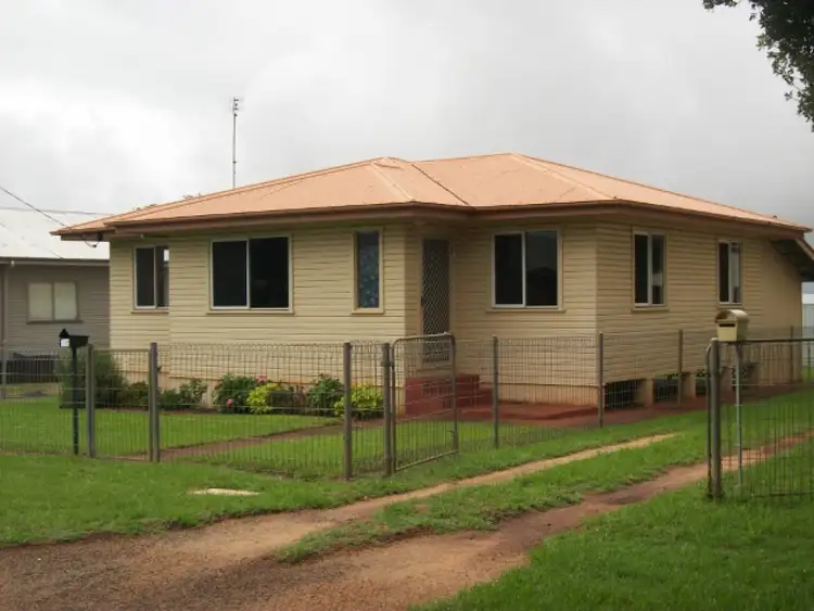 16 Cox Street, Wilsonton QLD 4350