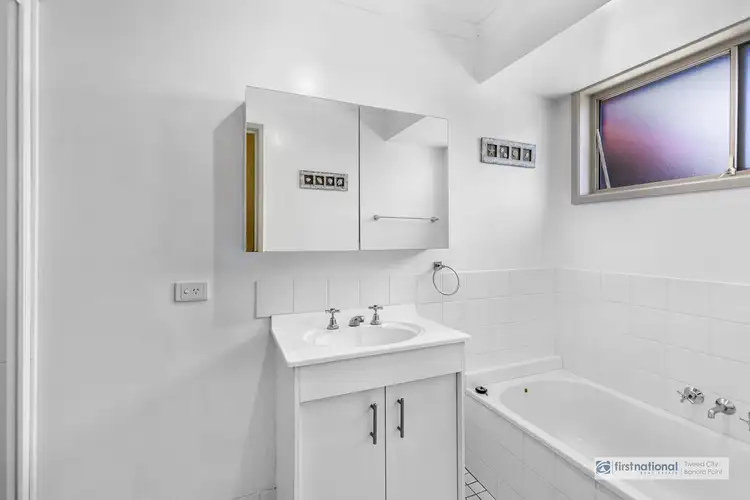 1/9 Cassia Crescent, Banora Point NSW 2486