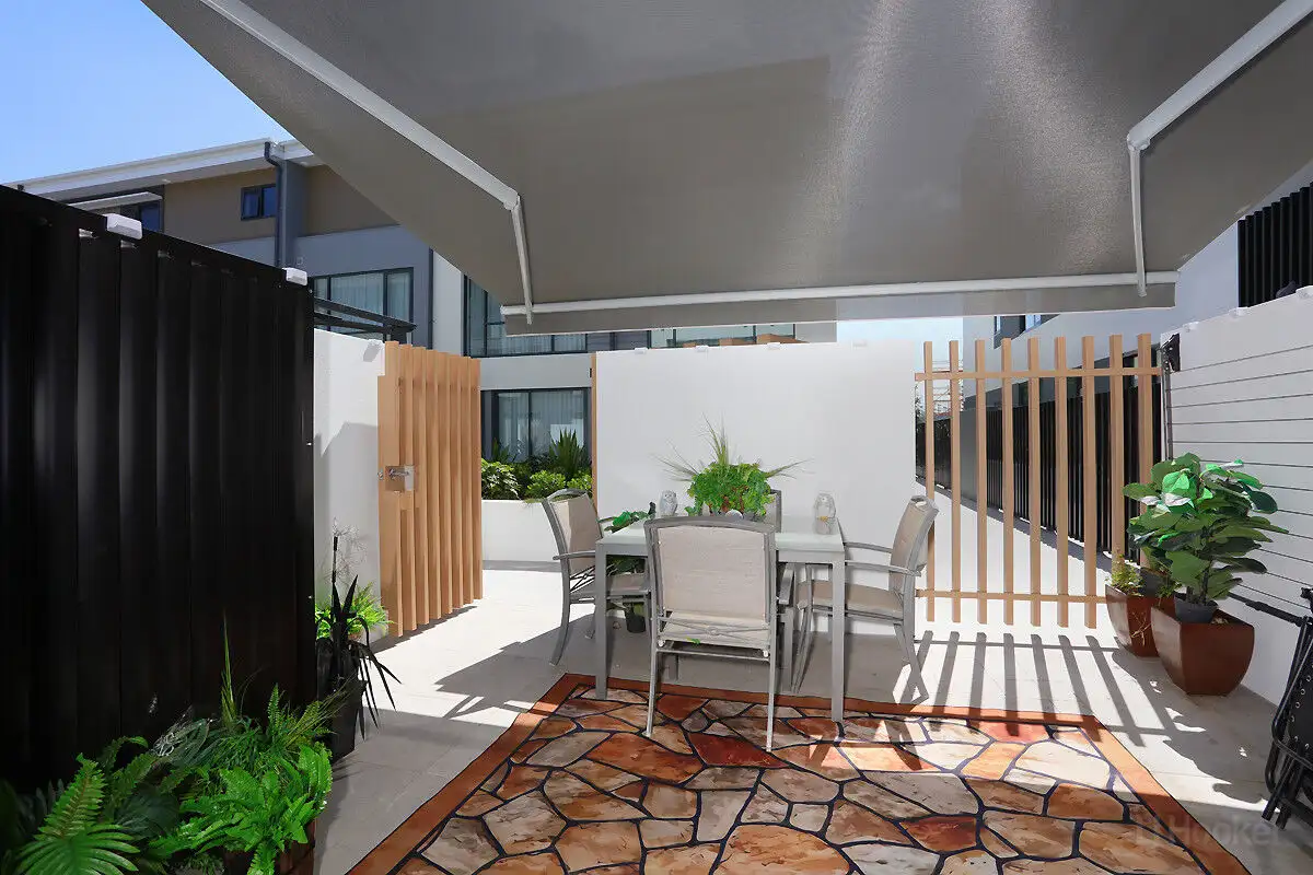 Main view of Homely townhouse listing, 11/5611 Harborview Drive, Hope Island QLD 4212