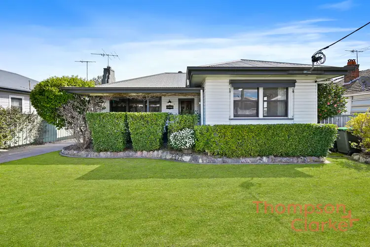 8 Fourth Avenue, Rutherford NSW 2320