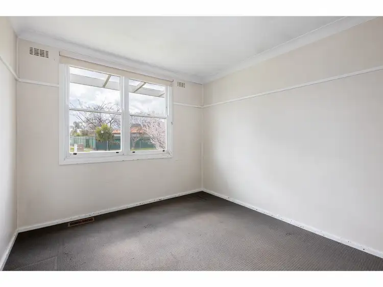 Fifth view of Homely house listing, 331 Curlew Crescent, North Albury NSW 2640