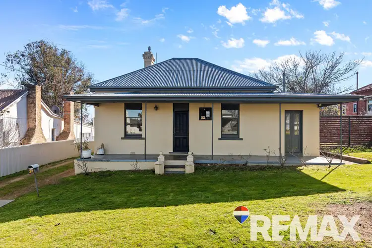 28 George Street, Junee NSW 2663