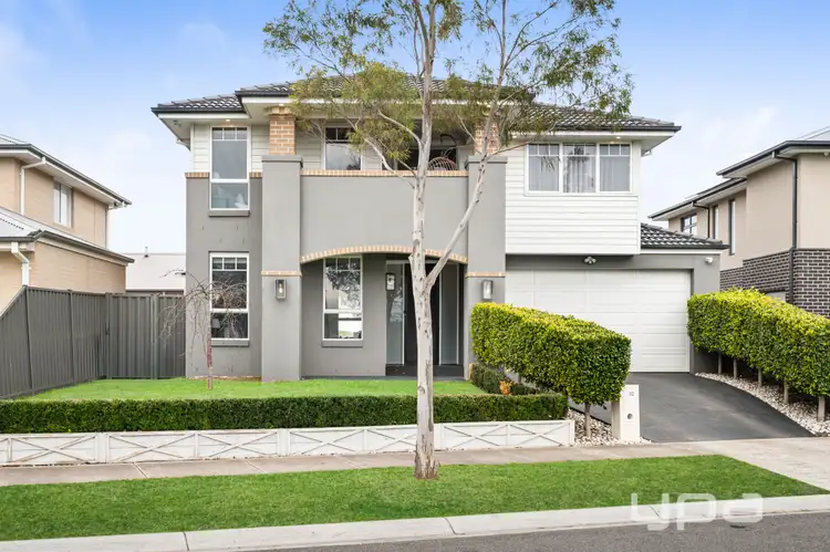32 Parkfront Crescent, Roxburgh Park VIC 3064