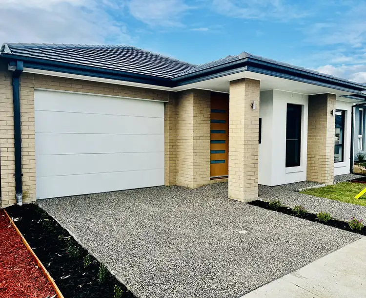 29 Langer Circuit, Cranbourne VIC 3977