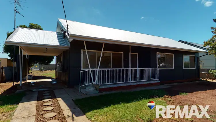 45 Cowabbie Street, Coolamon NSW 2701