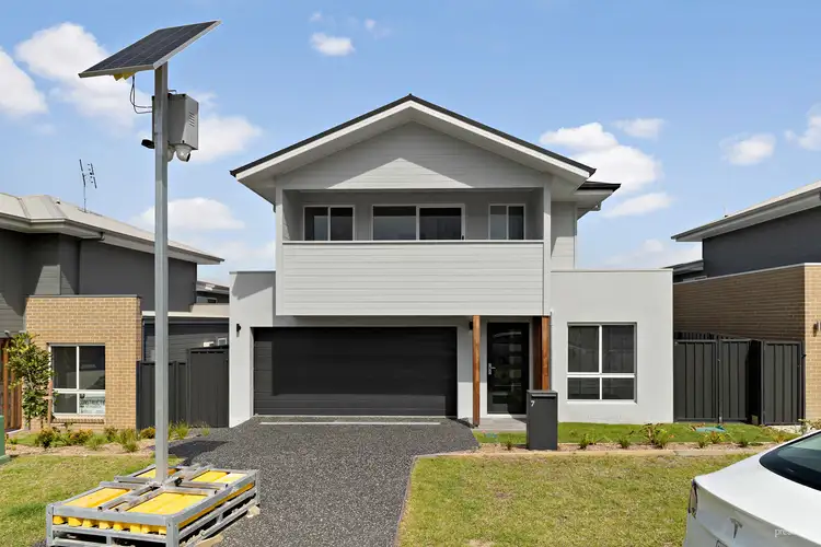 7 Botham Street, Cameron Park NSW 2285