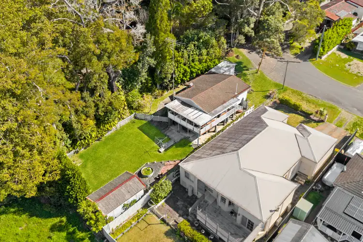 2 Lisarow Street, Lisarow NSW 2250