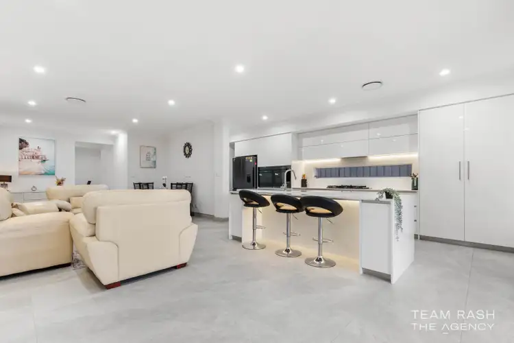 Fifth view of Homely house listing, 6 Jumilla Way, Caversham WA 6055