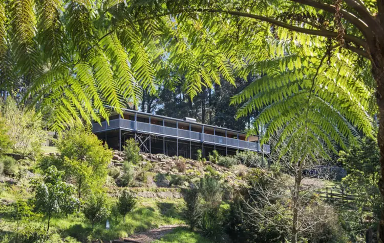 8 Bishendens Road, Lisarow NSW 2250