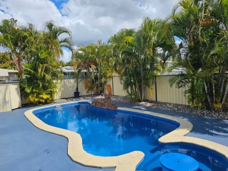 24 Middle Crescent, Dysart QLD 4745