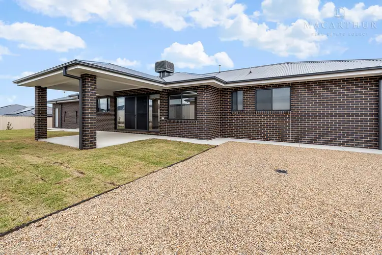 3 Edgar Place, Gobbagombalin NSW 2650
