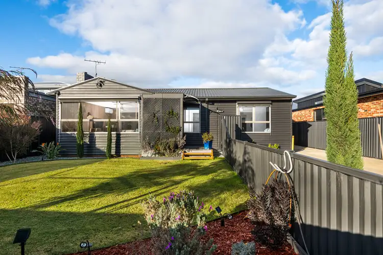 1/7 Ashbourne Street, Herne Hill VIC 3218