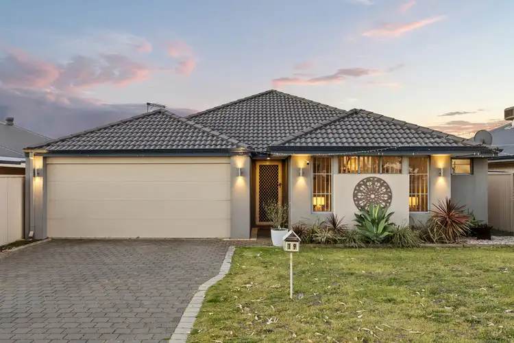 19 Arnside Bend, Waikiki WA 6169