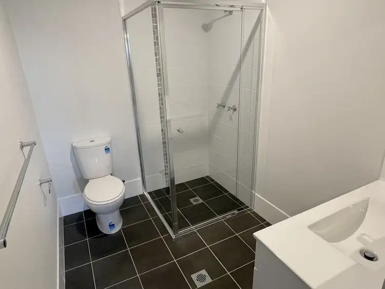 Fifth view of Homely semi-detached listing, 2/1 Wyoming Avenue, Gobbagombalin NSW 2650