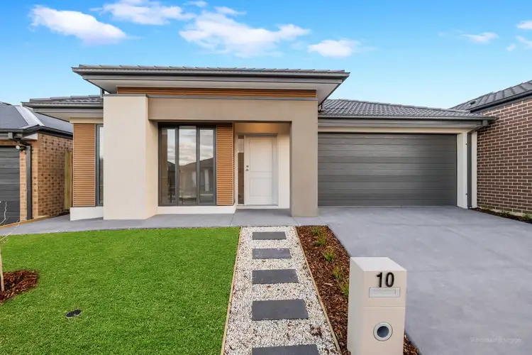 10 Pebble Road, Pakenham VIC 3810
