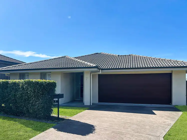 7 Vesta Street, Cameron Park NSW 2285