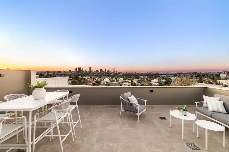 804/100 Holdsworth Street, Coorparoo QLD 4151