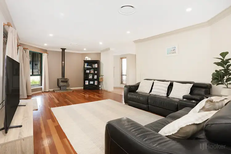11 Zeller Crescent, Arundel QLD 4214