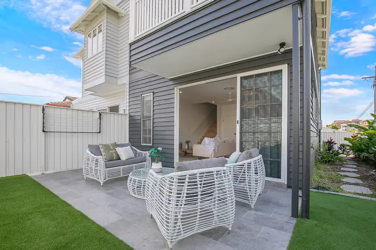 48 Wellington Street, Coorparoo QLD 4151